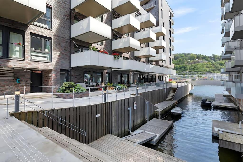 Oceanfront Apartment - Oslo Central - Private Patio Buitenkant foto